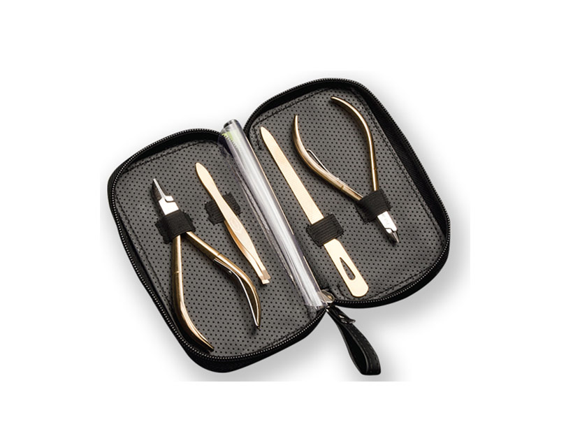 MANICURE SET